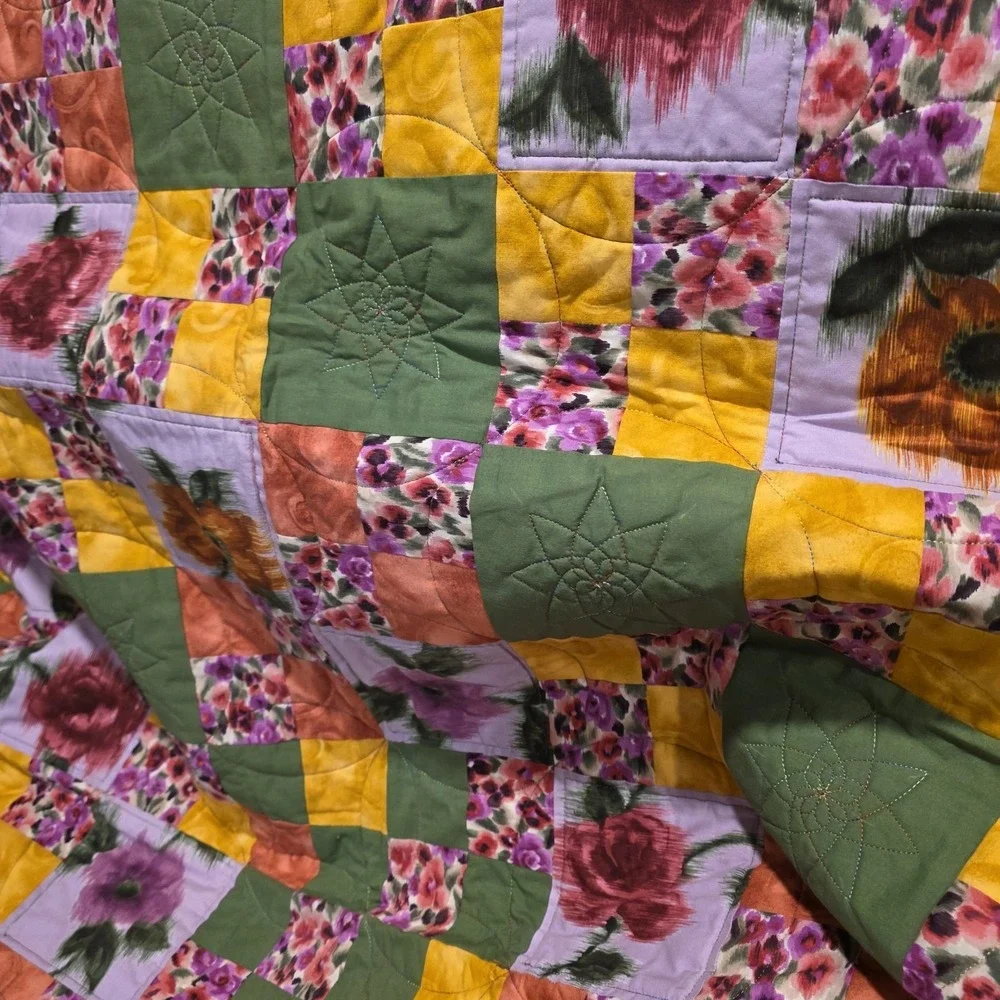Quilt 62x62.5 Handmade Machine‎ Sewn Pink  Green Ivory Yellow Roses Floral Patch